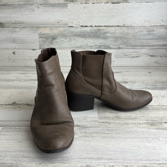 Booties - Picture 3 of 4